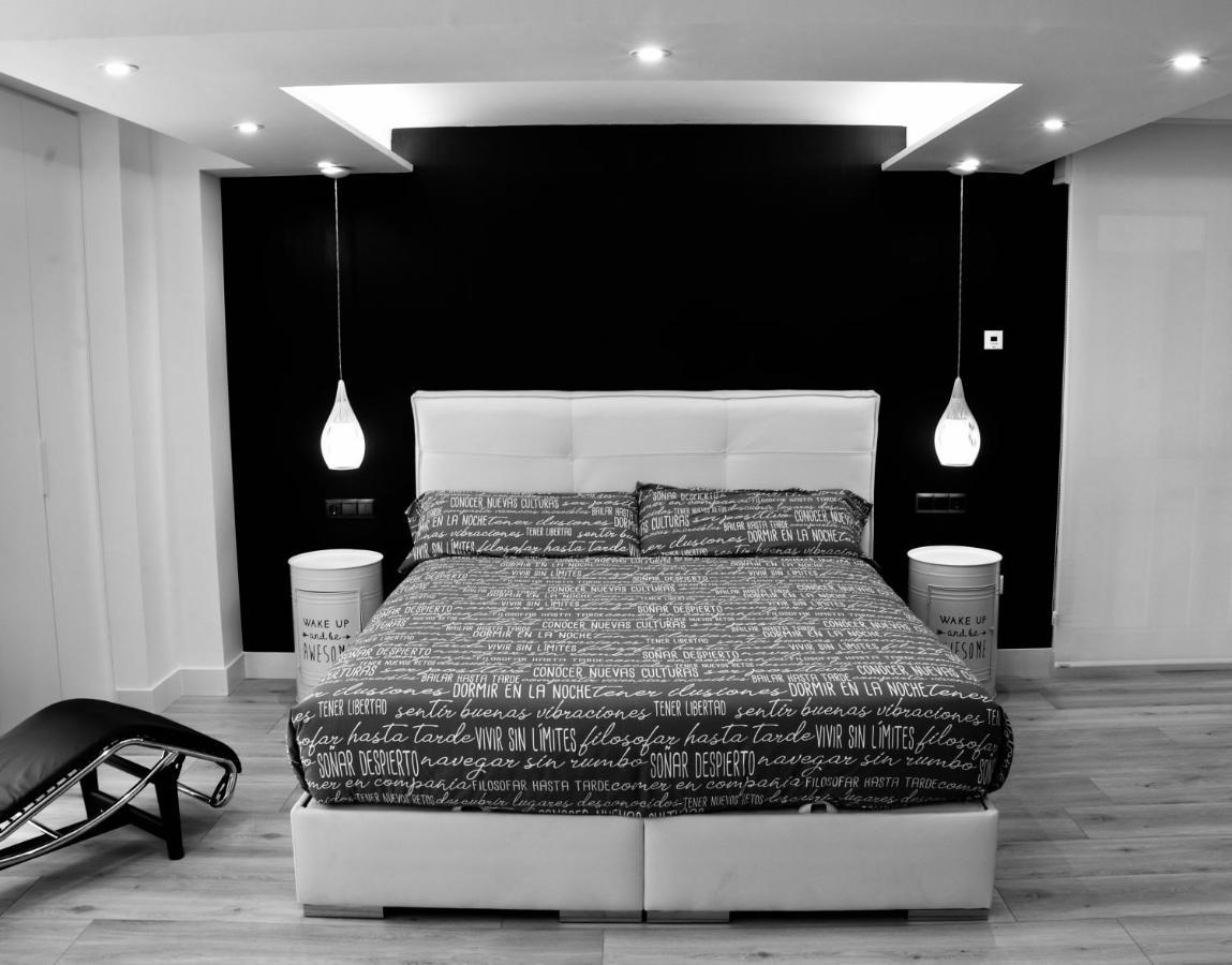 Black And White Suitte "Plaza" 노하 외부 사진
