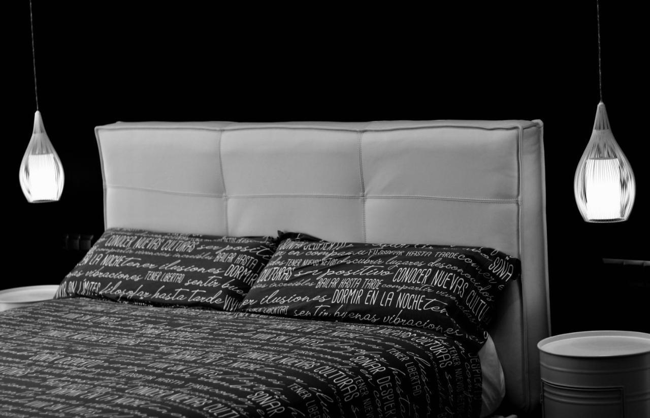 Black And White Suitte "Plaza" 노하 외부 사진